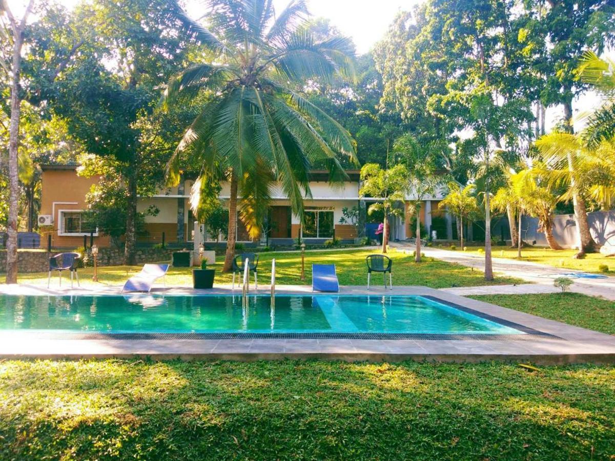 Temple Pond Villa Colombo Piliyandala Exterior photo